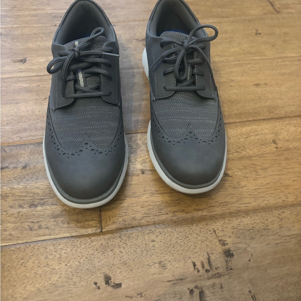 Men's Gray Lace-Up Shoes